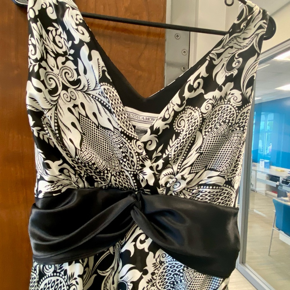 Size 14 satiny print dress